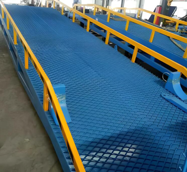 华龙移动式液压登车桥