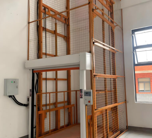 华龙升降货梯是特种设备码